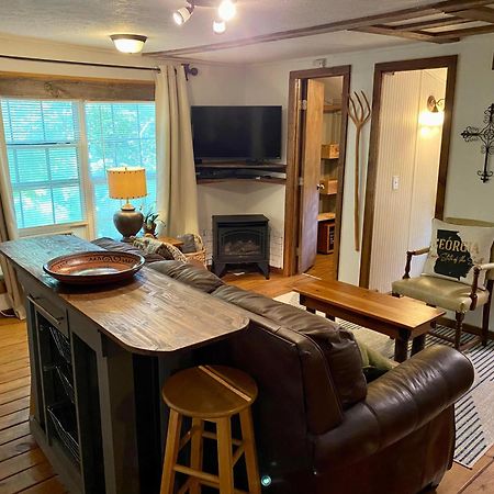 Convenient Cottage-Hot Tub, 4 Minutes To ดาห์ลอนีกา ภายนอก รูปภาพ
