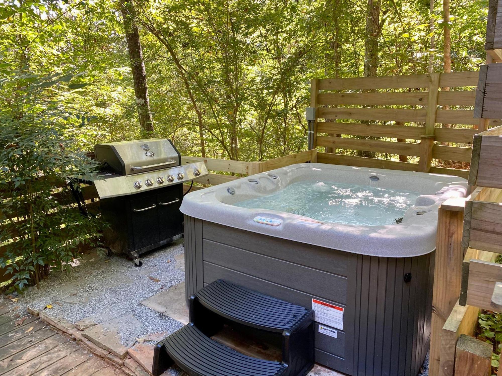 Convenient Cottage-Hot Tub, 4 Minutes To ดาห์ลอนีกา ภายนอก รูปภาพ