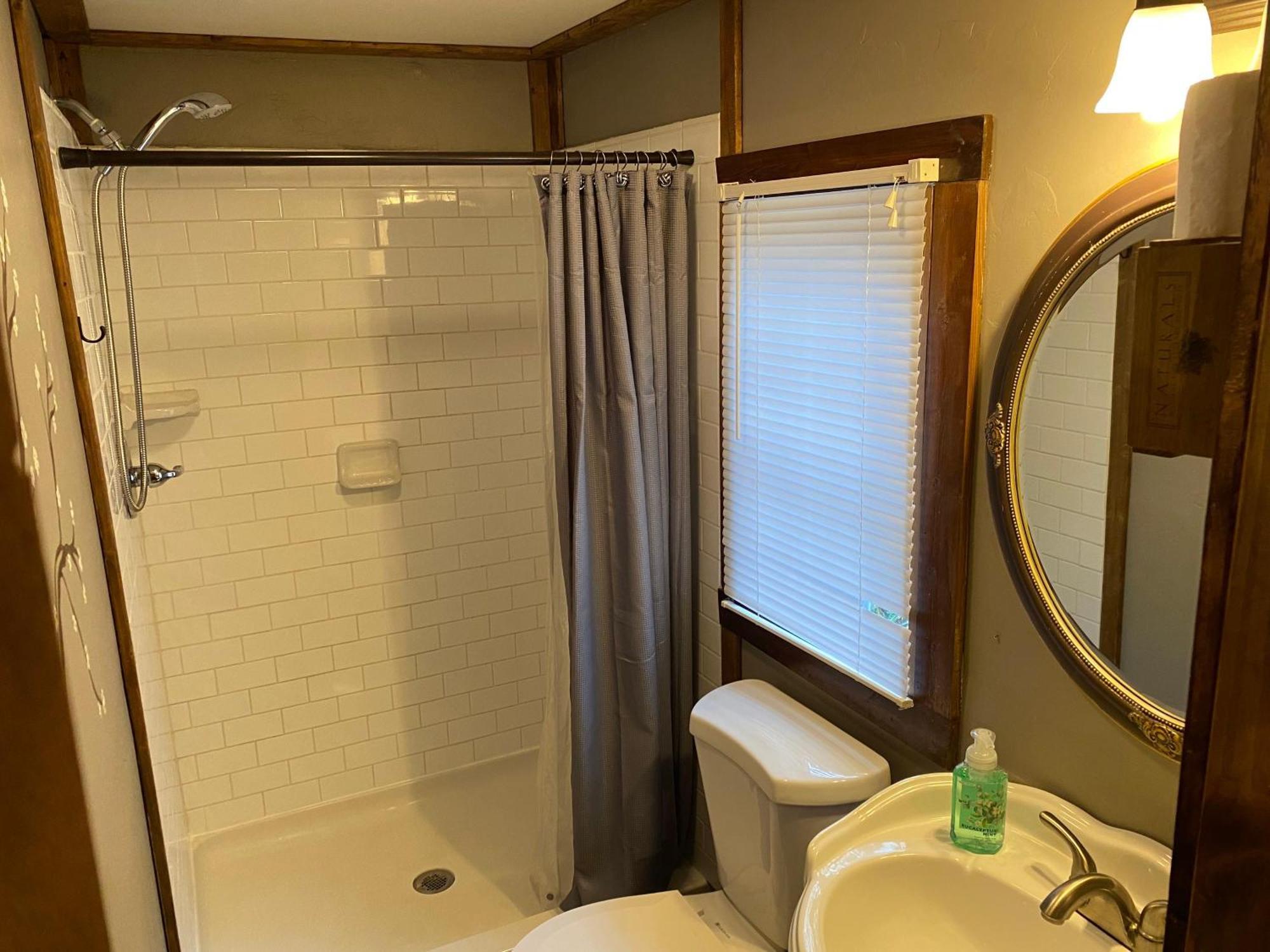 Convenient Cottage-Hot Tub, 4 Minutes To ดาห์ลอนีกา ภายนอก รูปภาพ